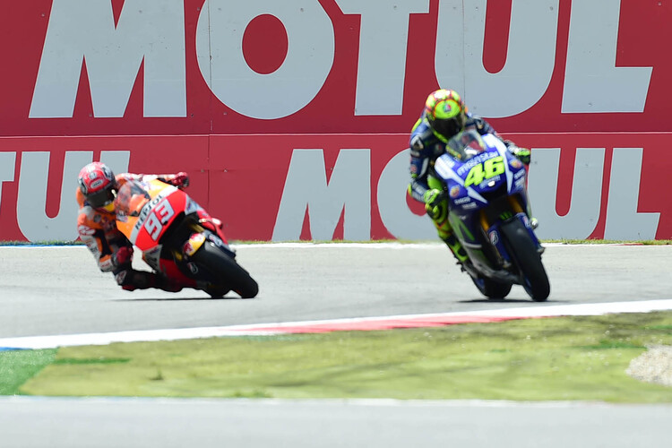 Die letzte Kurve: Rossi wurde von Márquez in den Kies geschickt, blieb aber trotzdem siegreich