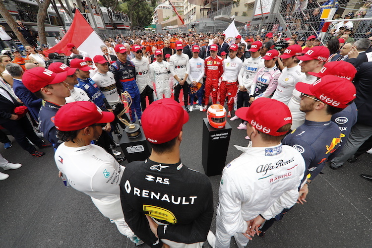 Die Fahrer ehrten Niki Lauda in Monaco mit einer Schweigeminute vor dem Start