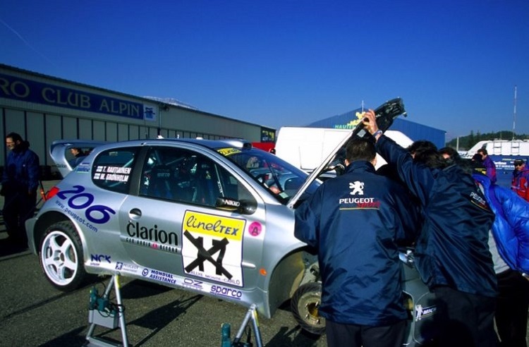 «rien ne va plus» für Peugeot in Gap 2000
