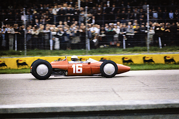 Phil Hill mit dem ATS-Rennwagen 1963 in Monza