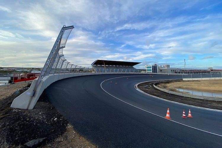 Auch an der Hugenholtz-Kurve dürfen Fans beim Formel-1-Besuch in Zandvoort Platz nehmen 