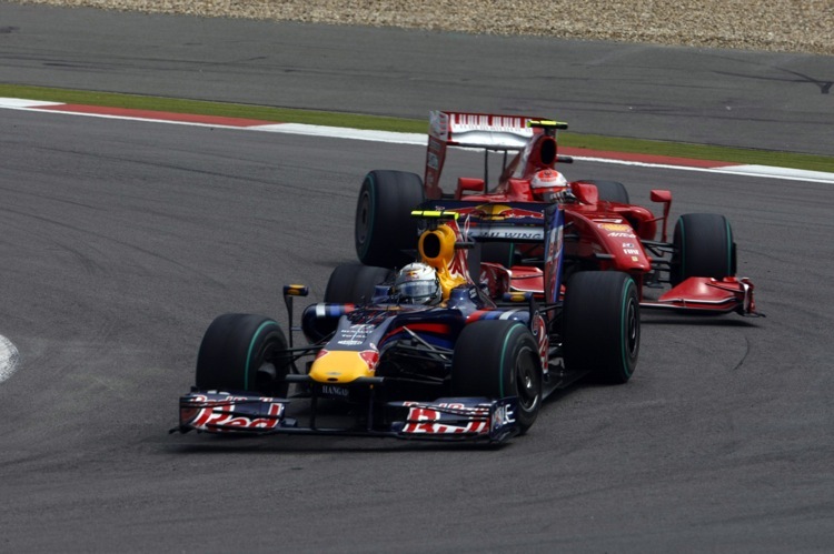 Vettel hält Raikkönen auf Distanz