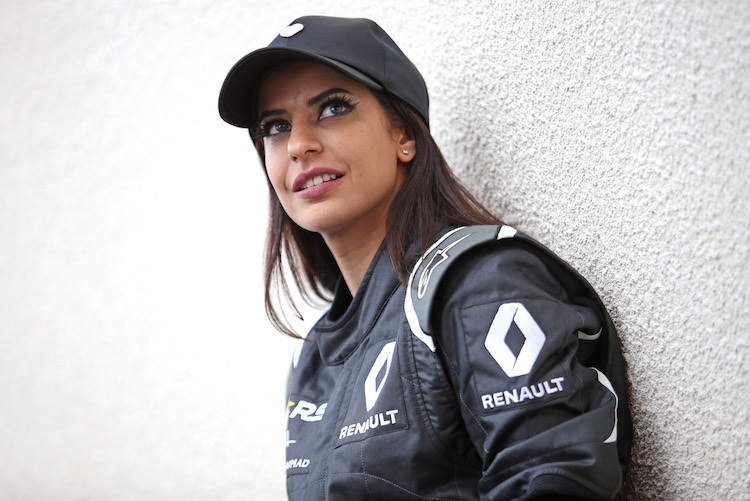 Traum erfüllt: Aseel Al-Hamad ist die erste Frau aus Saudi-Arabien, die einen Formel-1-Renner bewegen durfte