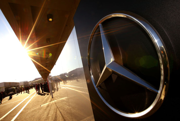 Mercedes: Glänzende Leistung – auf und neben der Strecke