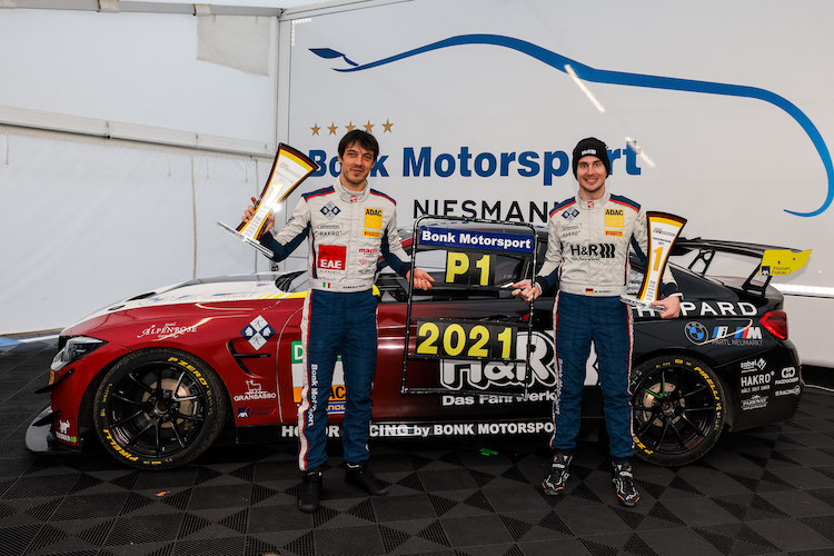  GT4-Champion Michael Schrey (rechts) plant einen ADAC GT Masters-Gaststart in diesem Jahr