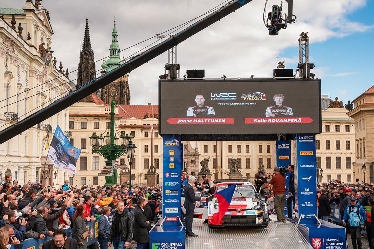 Start zur Zentral Europa Rallye in Prag