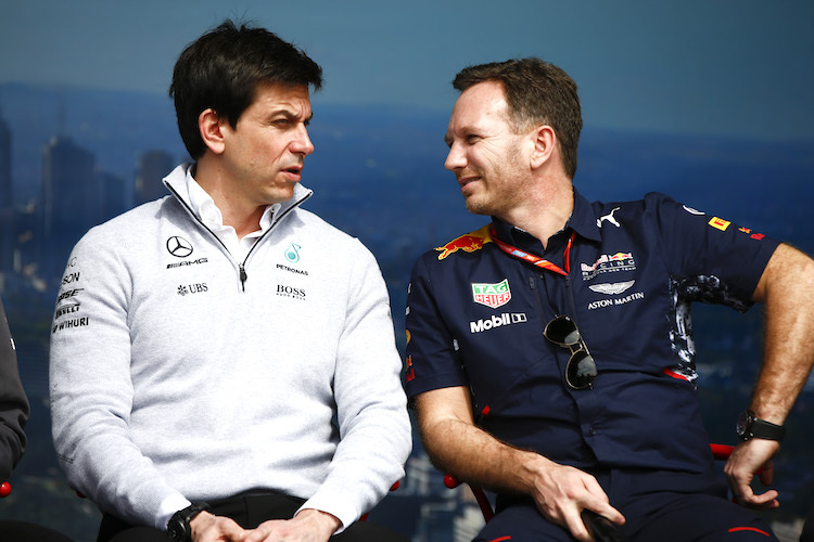 Teamchefs unter sich: Toto Wolff von Mercedes mit Christian Horner von Red Bull Racing