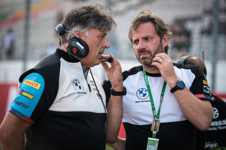 Bonovo-Teamchef Michael Galinski (li.) mit BMW-Rennchef Marc Bongers