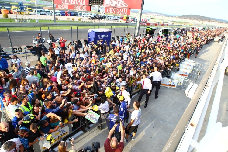 Valentino Rossi & Fans