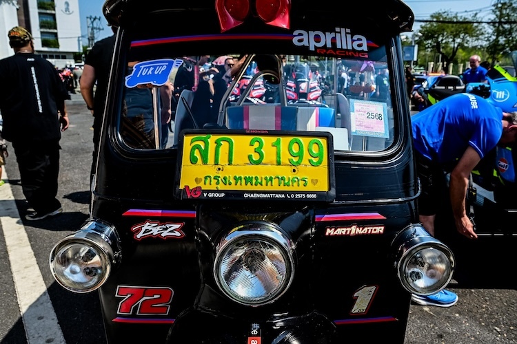 Showtime für «Aprilia Factory Racing » in Bangkok