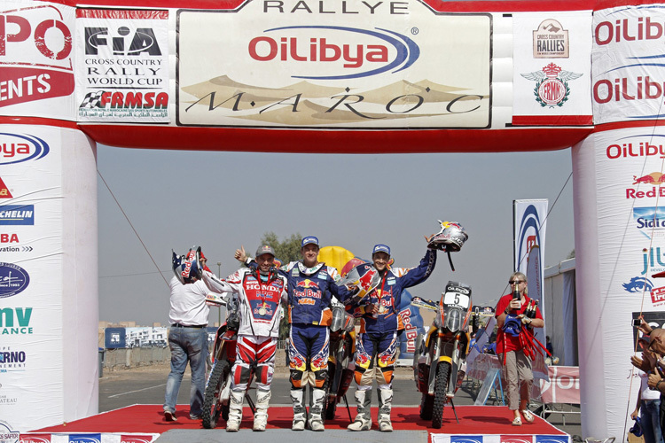 Marc Coma (Mitte) gewann die Rallye Marokko
