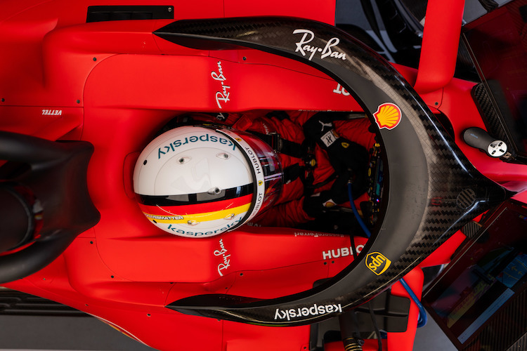 Schriftzug auf dem Helm von Sebastian Vettel