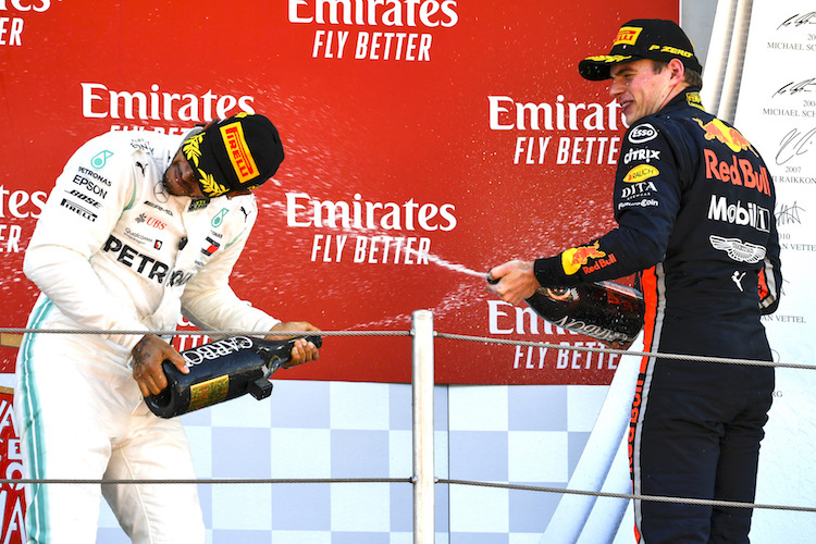 Max Verstappen hat alles nass gemacht (hier mit Lewis Hamilton in Spanien)