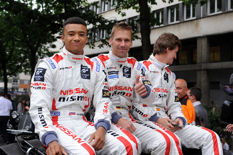 Krumm (Mitte) mit Mardenborough und Ordonez in Le Mans 2013