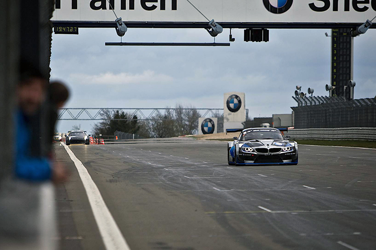 Der neue BMW Z4 GT3 von Walkenhorst Motorsport bei den Test- und Einstellfahrten
