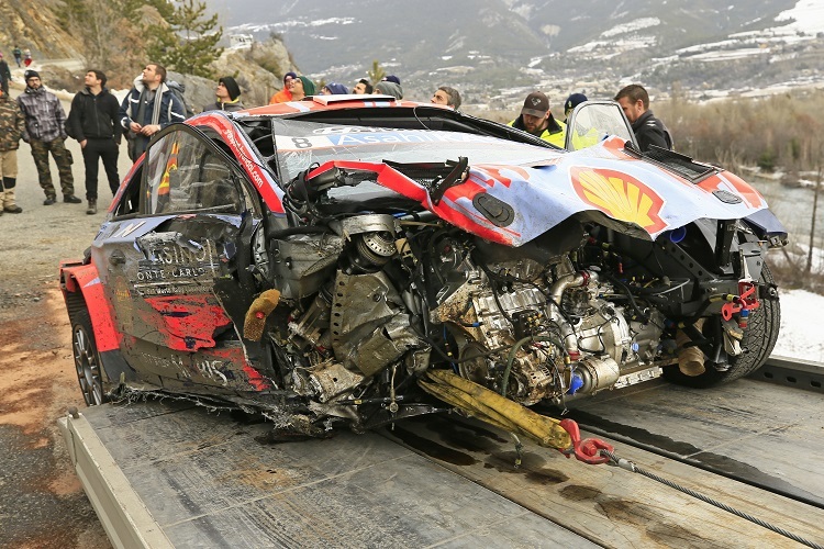 Der Hyundai von Ott Tänak nach seinem Unfall 2020 bei der Rallye Monte Carlo