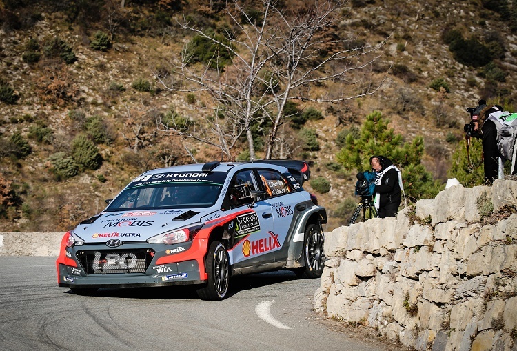 Guter WM-Einstand für den neuen Hyundai i20 WRC mit Thierry Neuville