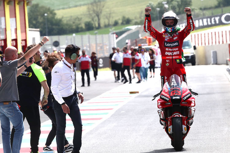Francesco Bagnaia gewinnt das Rennen