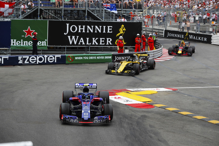 Pierre Gasly (vorne) in Monaco: Toro Rosso soll sich im vorderen Mittelfeld einnisten