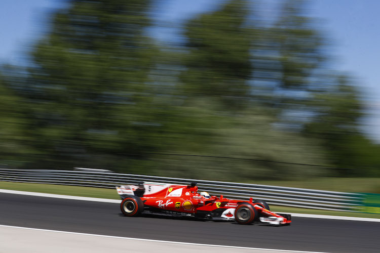Sebastian Vettel auf dem Weg zur Pole-Position
