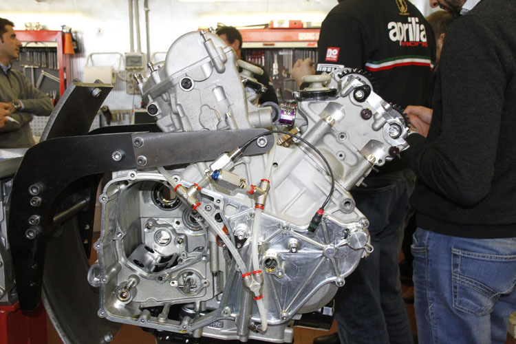 Das ist die 2014-Version des RSV4-Rennmotors