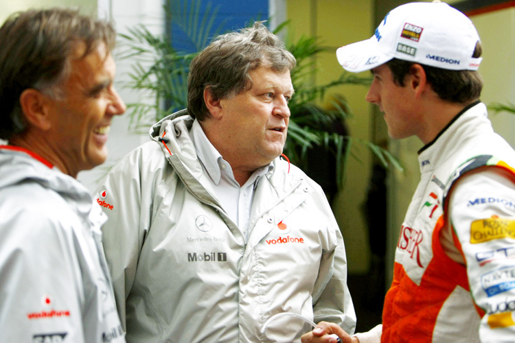 Sutil mit Mercedes-Motorsportchef Norbert Haug.