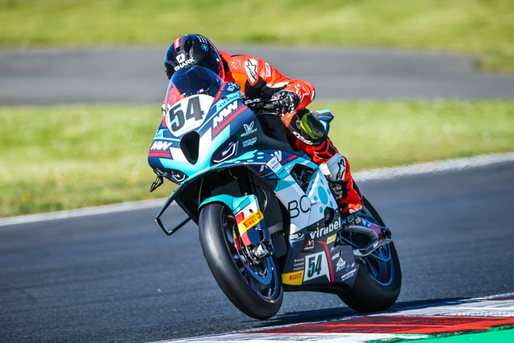 Schleiz-Superbike-Superpole-1-mit-Roter-Flagge