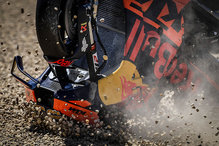 Jerez im Rennen: Die Kaltverformung einer KTM RC16