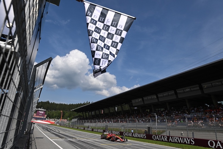 Karierte Flagge zum Schluss eines Grands Prix – aber wieso eigentlich?