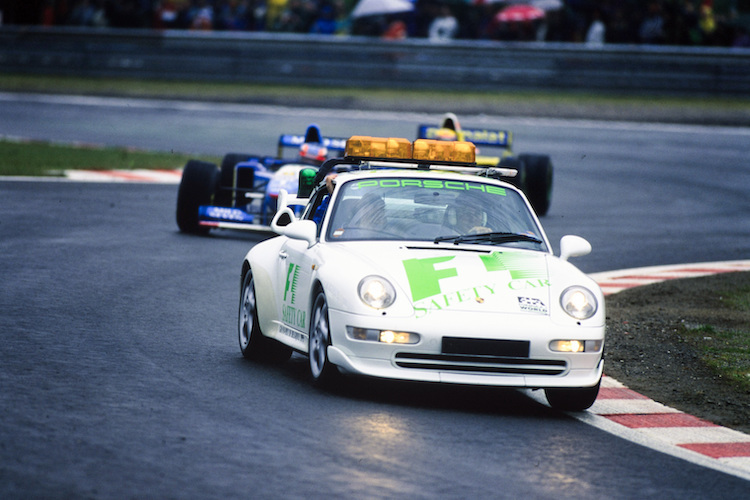 Belgien 1995: Das Feld wird von einem Porsche 911 angeführt
