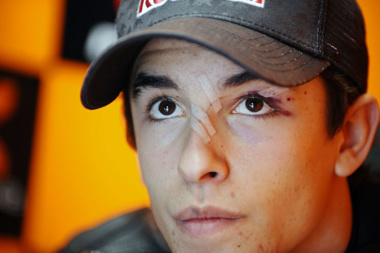 Phillip Island 2011: Schwerer Crash in der Auslaufrunde im Training, Márquez fährt gezeichnet aufs Podest