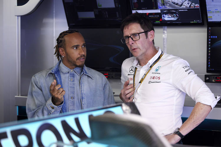 Lewis Hamilton und Andrew Shovlin 2022 in Monaco