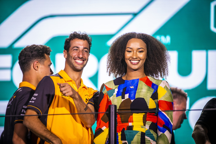 Naomi Schiff mit Daniel Ricciardo in Miami 2022