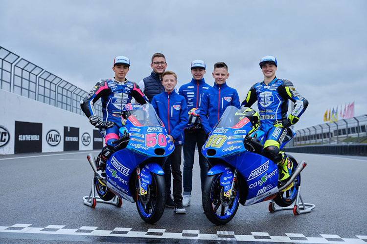 Das Prüstel-Team 2020 mit Florian Prüstel, den GP-Piloten Dupasquier, Geiger und Baltus (hinten in der Mitte) und den Junioren  