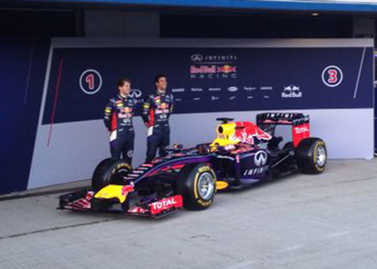 Sebastian Vettel und Daniel Ricciardo präsentieren ihr neues Auto