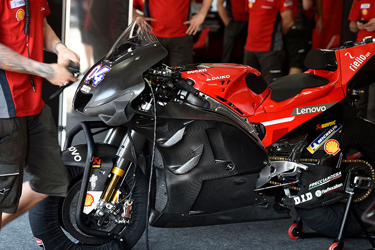 Hier wird Dovis Ducati umgerüstet für die 2019-Verkleidung