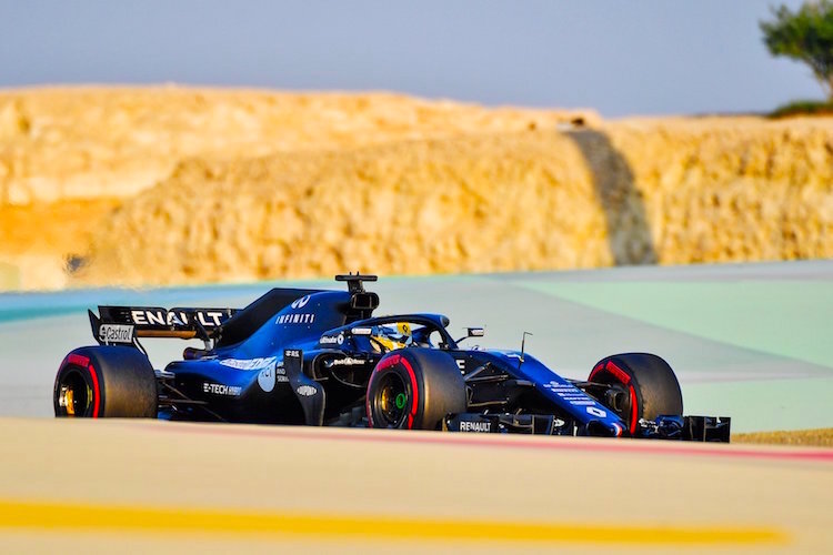 Guanyu Zhou beim Renault-Test in Bahrain