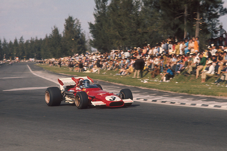 Der spätere Sieger Jacky Ickx im Ferrari