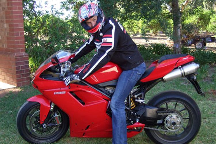 Privat fährt Speedway-Star Leigh Adams eine Ducati