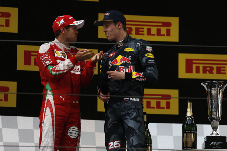 Sebastian Vettel und Daniil Kvyat nach dem China-GP