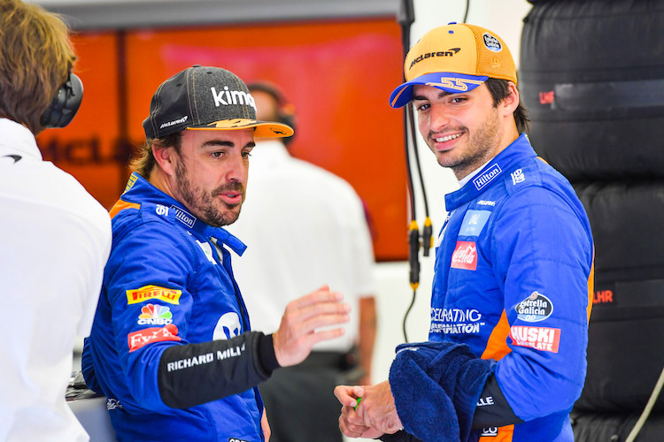 Fernando Alonso und Carlos Sainz 2019 in Bahrain