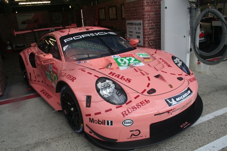 Der Porsche 911 RSR im Look der 'Rosa Sau' gewann 2018 die GTE-Klasse der 24h von Le Mans