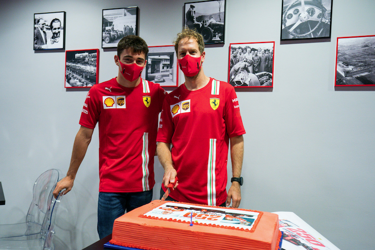 Charles Leclerc mit Sebastian Vettel: Kuchen zum 250. GP des Deutschen