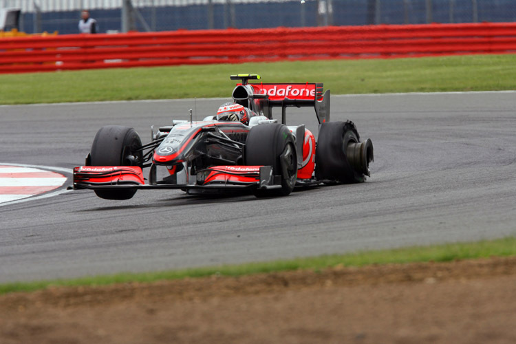 Kovalainen eierte nach Crash in Silverstone zur Box