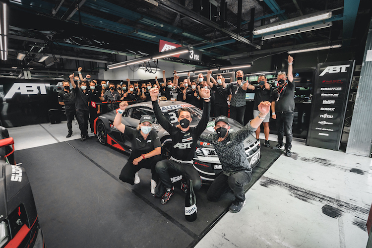 Das Abt-Team bejubelt den Sieg in Monza