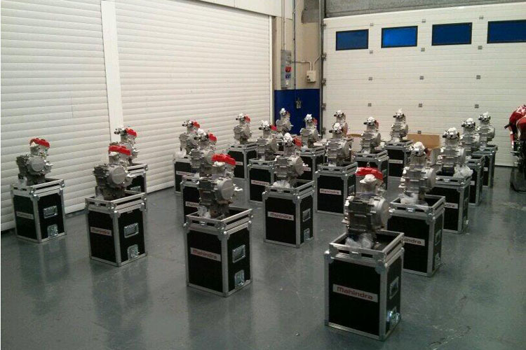 «Welch Anblick!» twitterte Mufaddal Choonia angesichts der 20 Mahindra-Motoren, die beim Jerez-Test an die Teams geliefert wurden