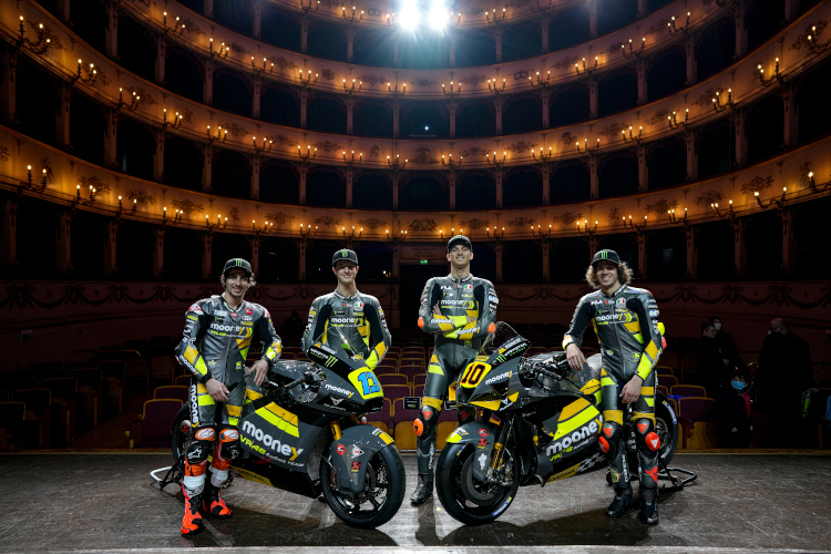Antonelli und Vietti mit ihrem Kalex-Bike (links), Marini und Bezzecchi mit der Ducati