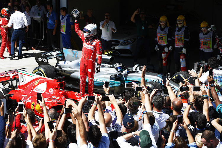 Sebastian Vettel will mit dem Schwung eines Sieges überwintern. Aber hilft das wirklich etwas?