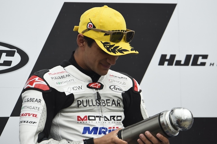 Brünn 2016: Pokal für Moto3-Nachwuchs-Pilot Jorge Martin