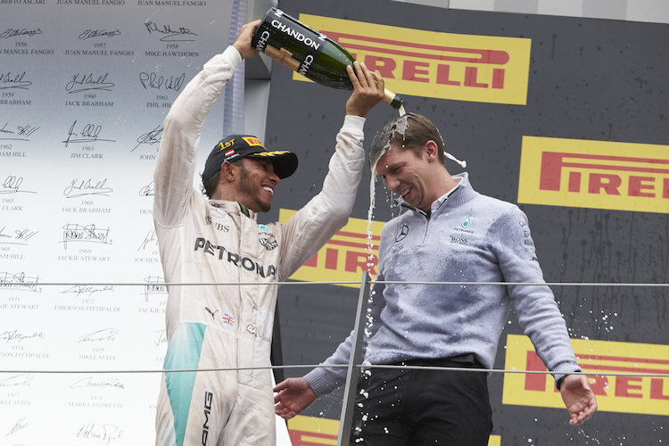 Lewis Hamilton mit James Vowles in Österreich 2016